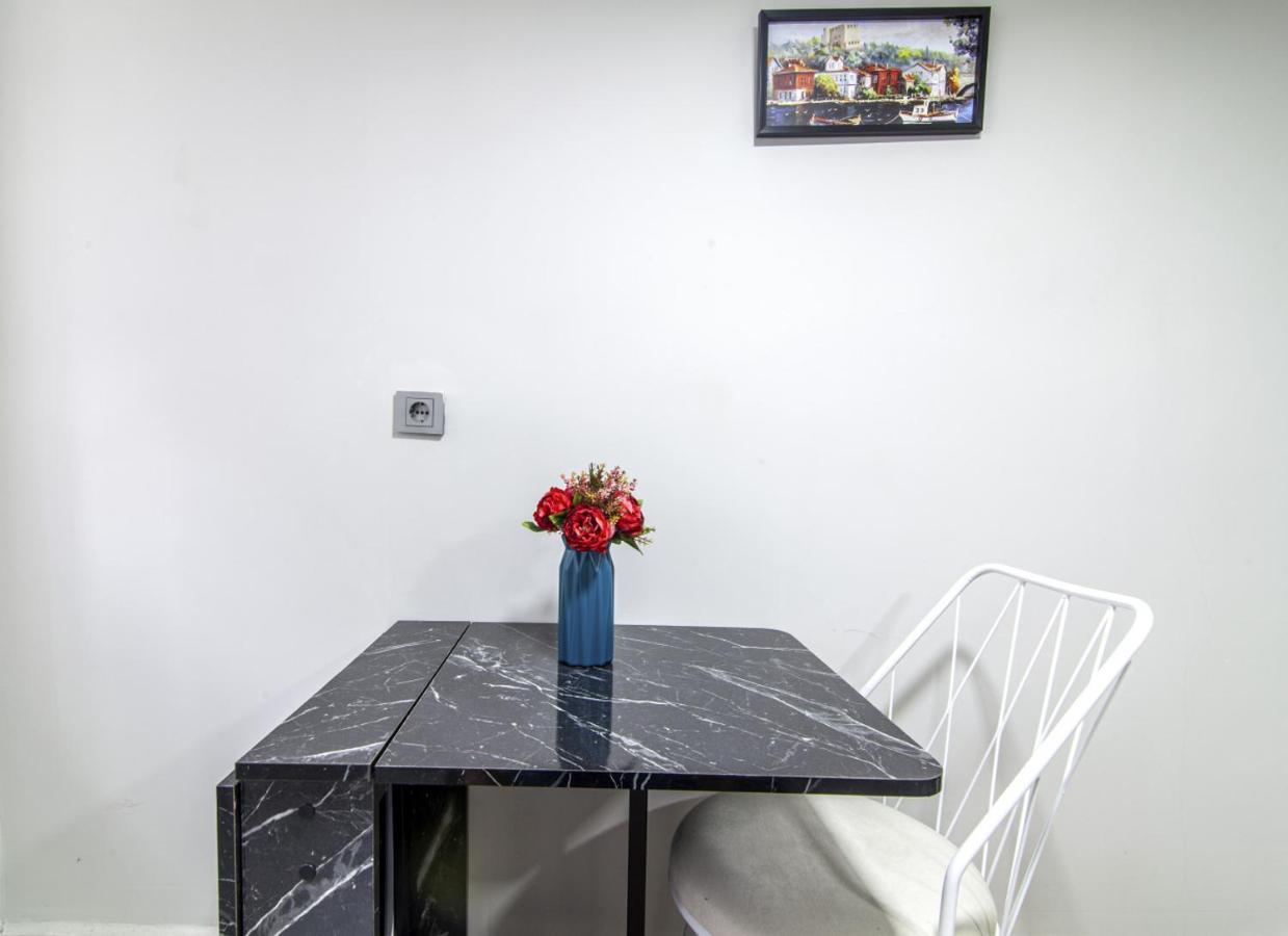Modern Flat In The Heart Of Beyoglu Istambul Exterior foto