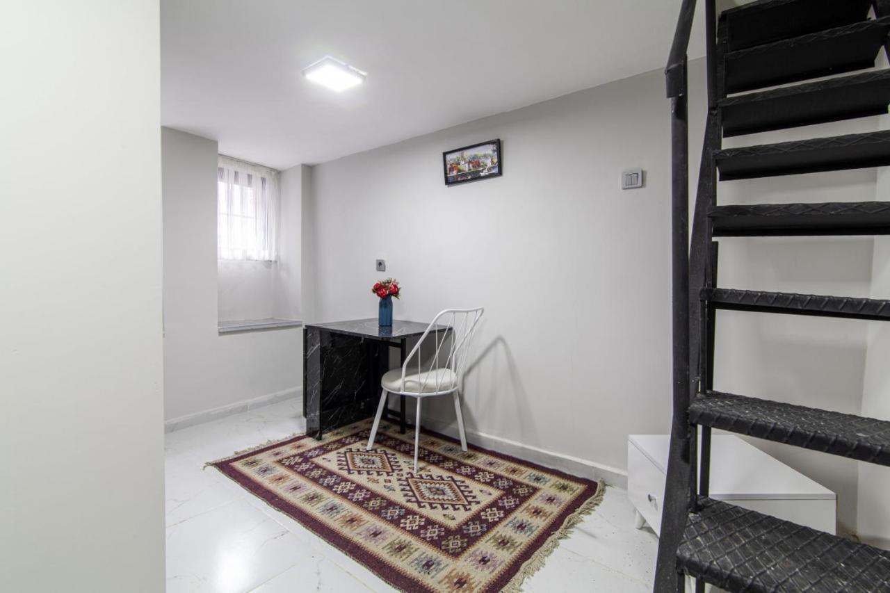 Modern Flat In The Heart Of Beyoglu Istambul Exterior foto