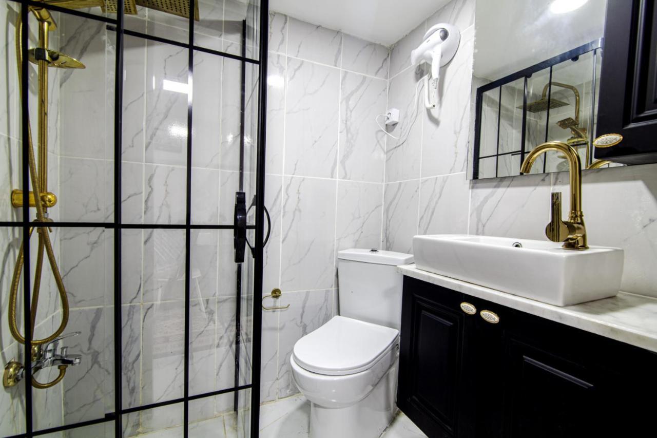 Modern Flat In The Heart Of Beyoglu Istambul Exterior foto